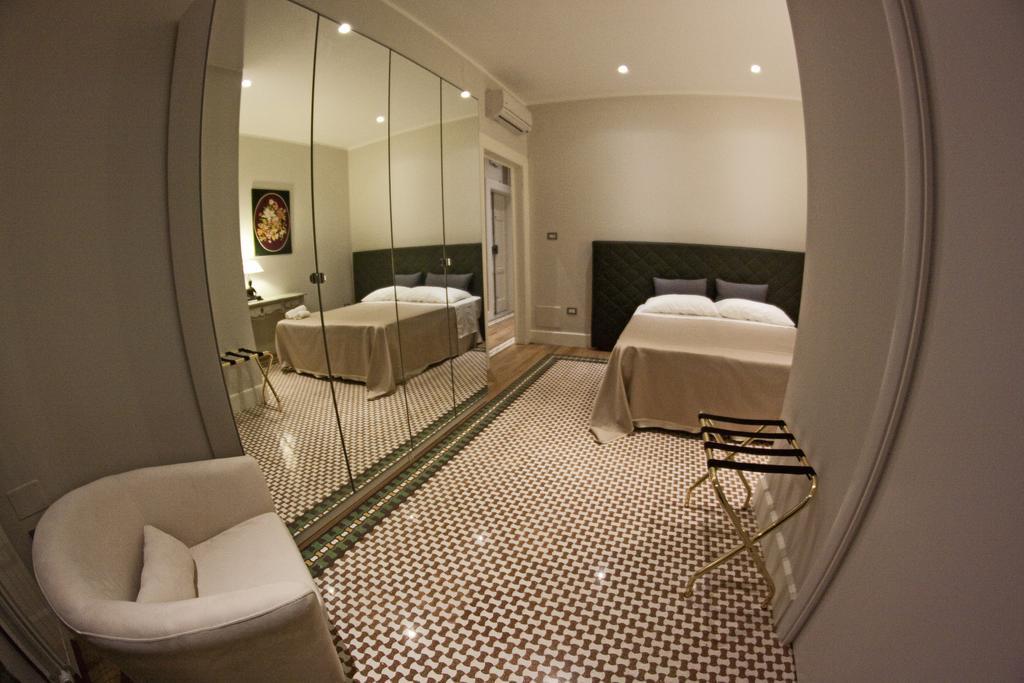 Palazzo 900 Bed & Breakfast Brindisi Oda fotoğraf