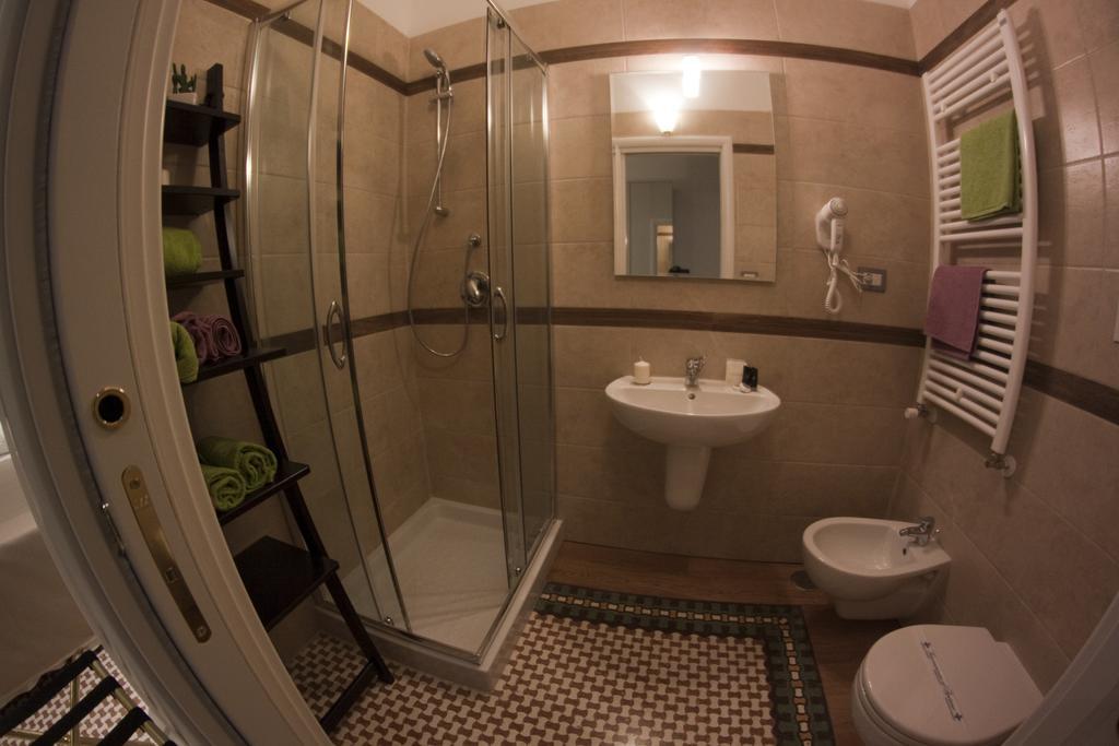 Palazzo 900 Bed & Breakfast Brindisi Oda fotoğraf